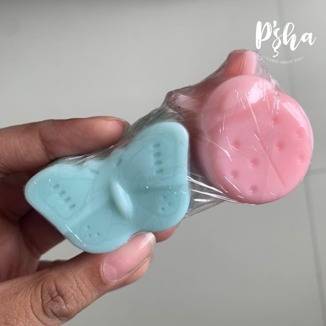 Discover our travel-sized butterfly bee mini soap, designed to hydrate and moisturize while promoting a refreshed and rejuvenated feeling. Suitable for all skin types. Made in India.