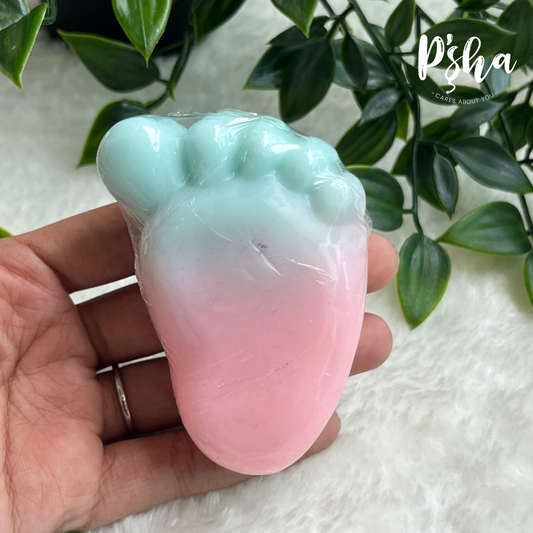 Our baby footprint soaps are handcrafted with pure natural ingredients like shea butter, olive oil, and goat milk, providing gentle and nourishing care for delicate infant skin. Free from Paraben and SLS, these soaps offer a mild fragrance and a beautiful design, making them perfect for personal use and as thoughtful gifts for baby showers and birthdays. Ensure your little one's soaps stay dry and last long by storing them in a well-drained soap dish. Buy now for gentle and trustworthy baby skincare.