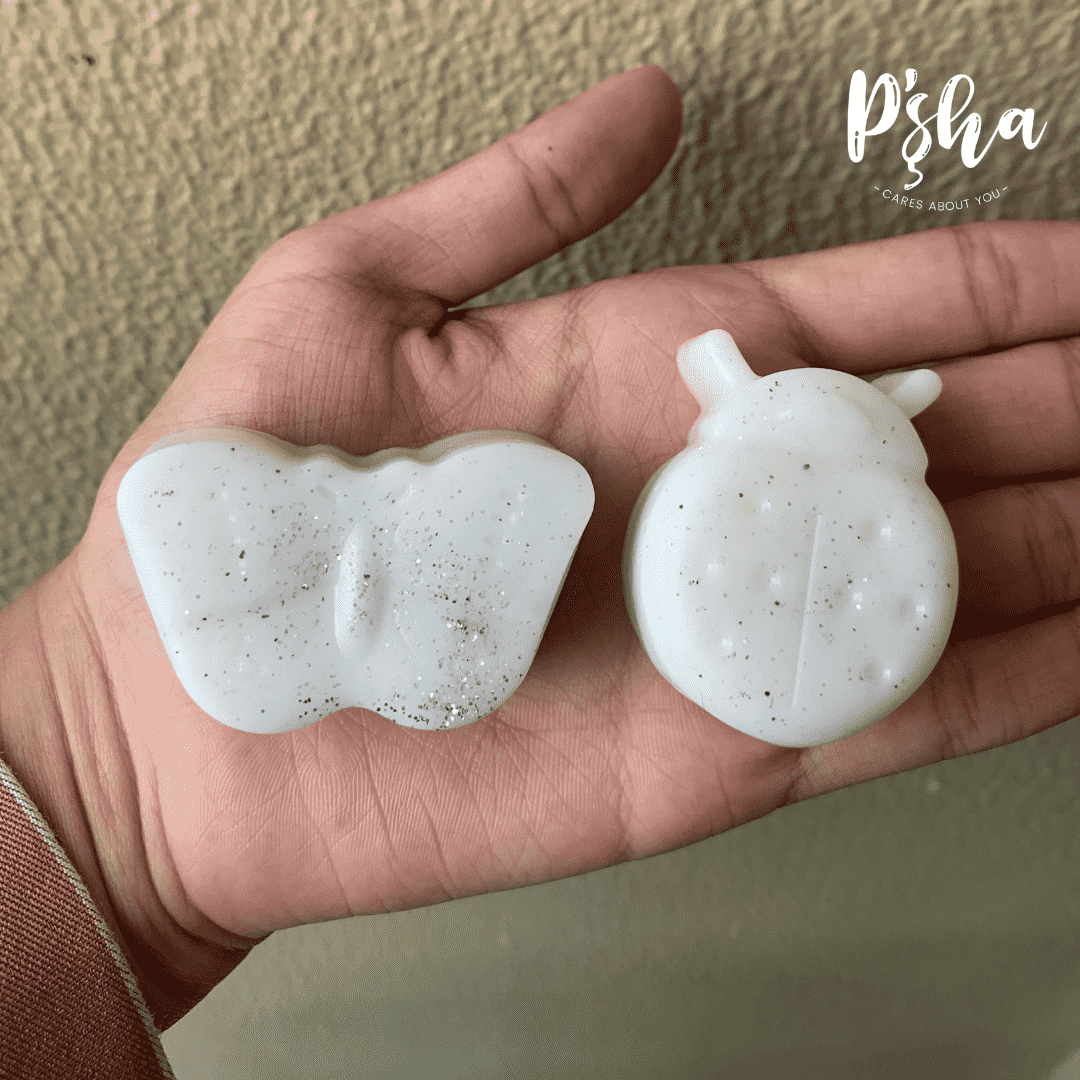 Discover our travel-sized butterfly bee mini soap, designed to hydrate and moisturize while promoting a refreshed and rejuvenated feeling. Suitable for all skin types. Made in India.