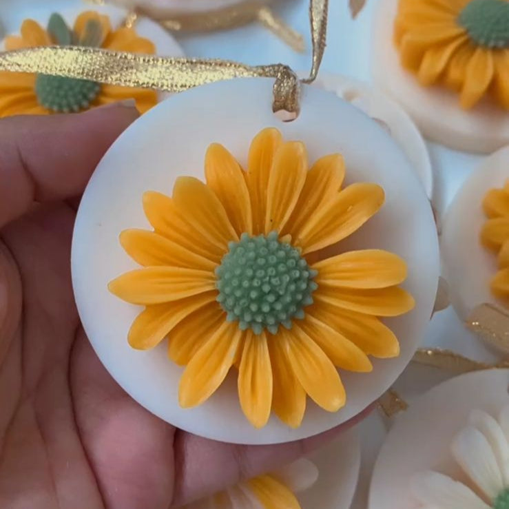 Daisy Wax Sachet