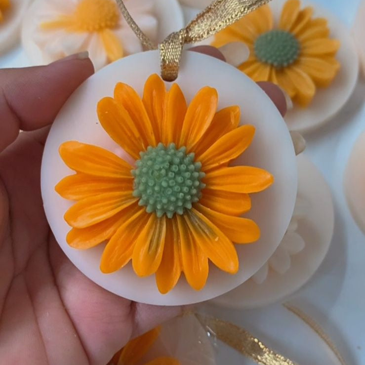 Daisy Wax Sachet